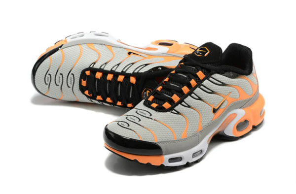 Air Plus TN Wolf Grey Black Cool Grey Shoe